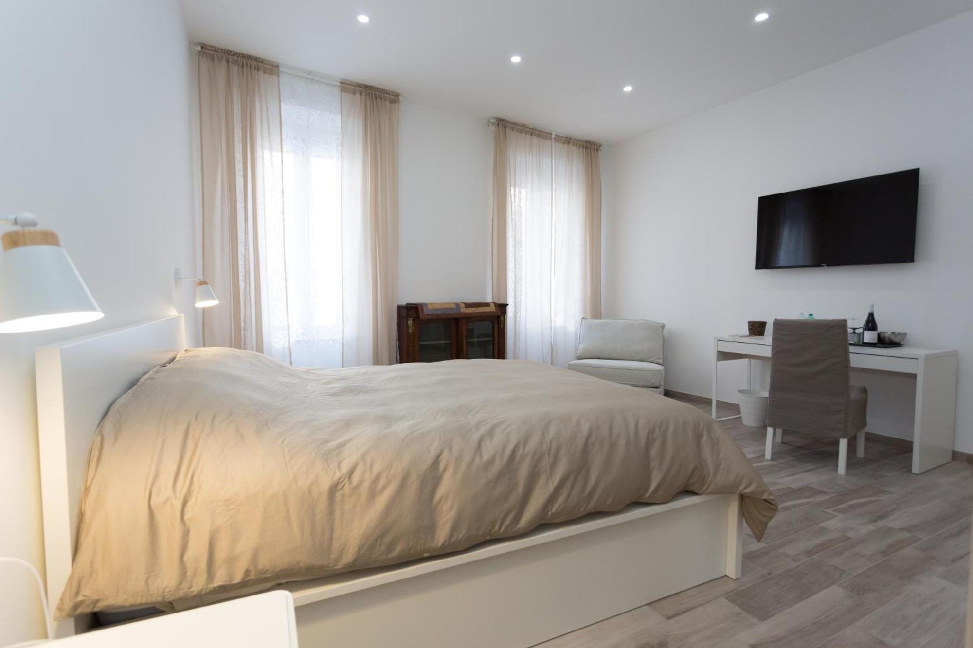 Two-Bedroom Deluxe Apartment